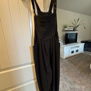 HALARA Black Jumpsuit with Tailored Wide-Leg Design